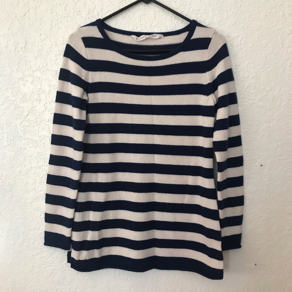 Athleta Sweater. Size S